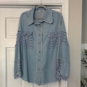 Blue Velvet Oversized Chic Lace-Accent Chambray Button Down Shirt w/Pockets ~Med